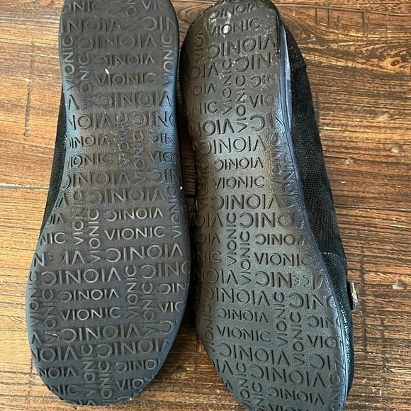 Vionic ALDA Black Snake Print Chain Leather Slip On Driving Loafers Size 6 1/2 - Picture 7 of 9